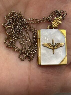 Vtg Army Sweetheart Locket Photo Pendant Mother Of Pearl 1/20 12k Gold Filled